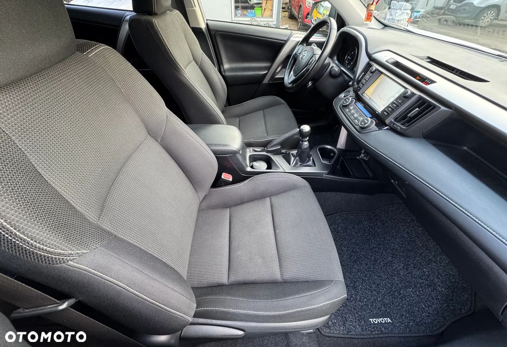 Toyota RAV4 - 24