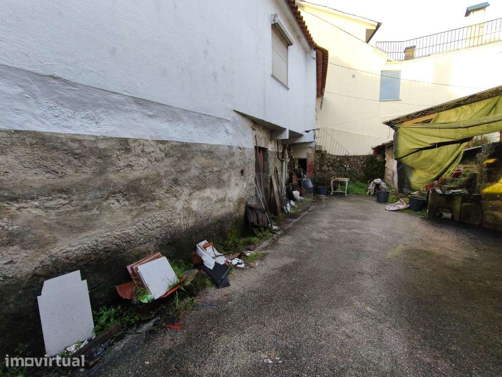 Casa com grande potencial de valorização - Ideal para remodelar - Grande imagem: 3/18