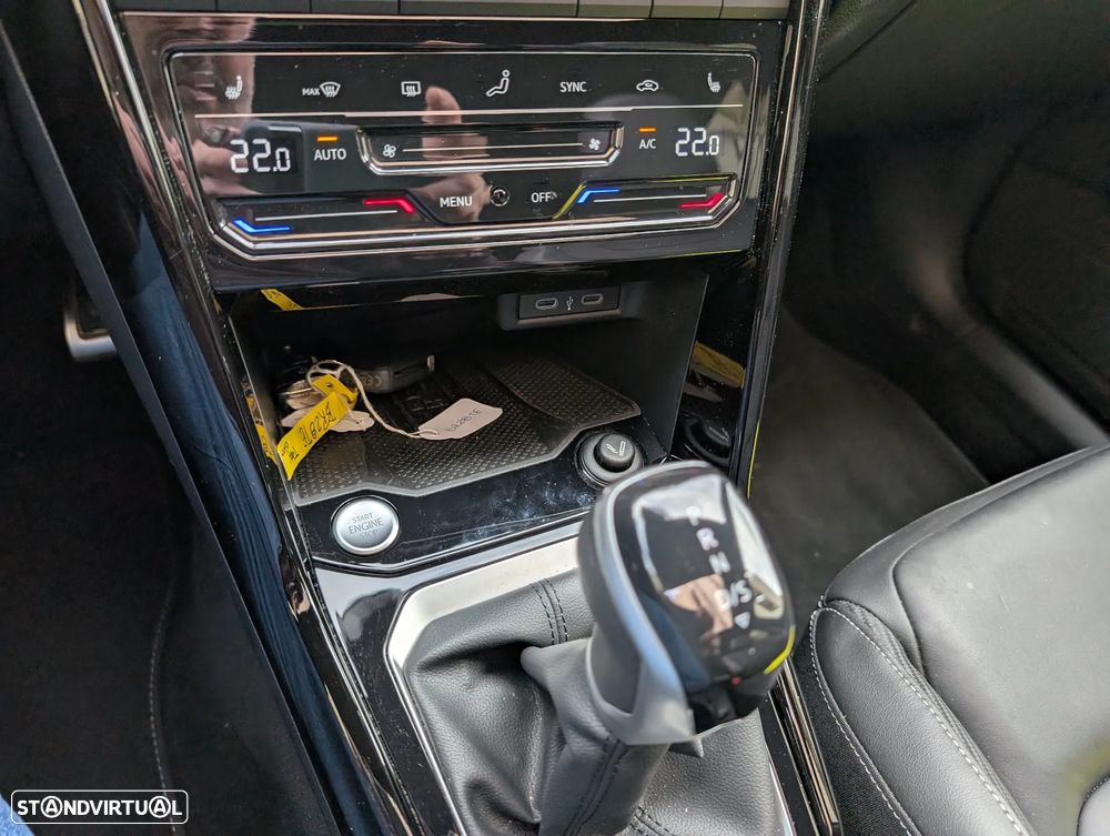 VW T-Roc 2.0 TDI R-Line DSG - 24