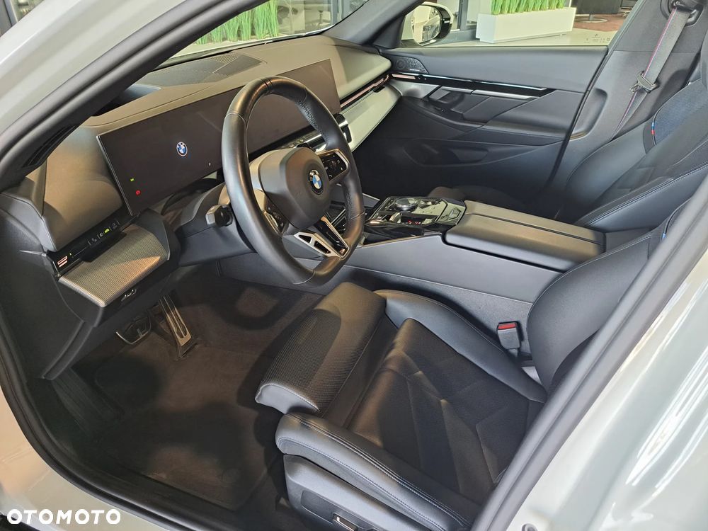 BMW Seria 5 520d xDrive mHEV M Sport - 10