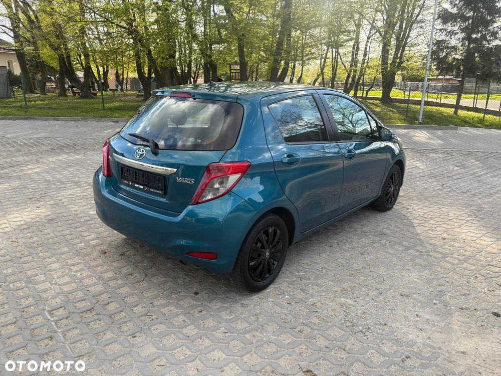 Toyota Yaris 1.33 VVT-i Lounge - 14