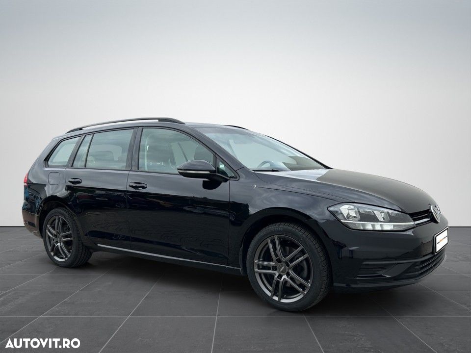 Volkswagen Golf - 8
