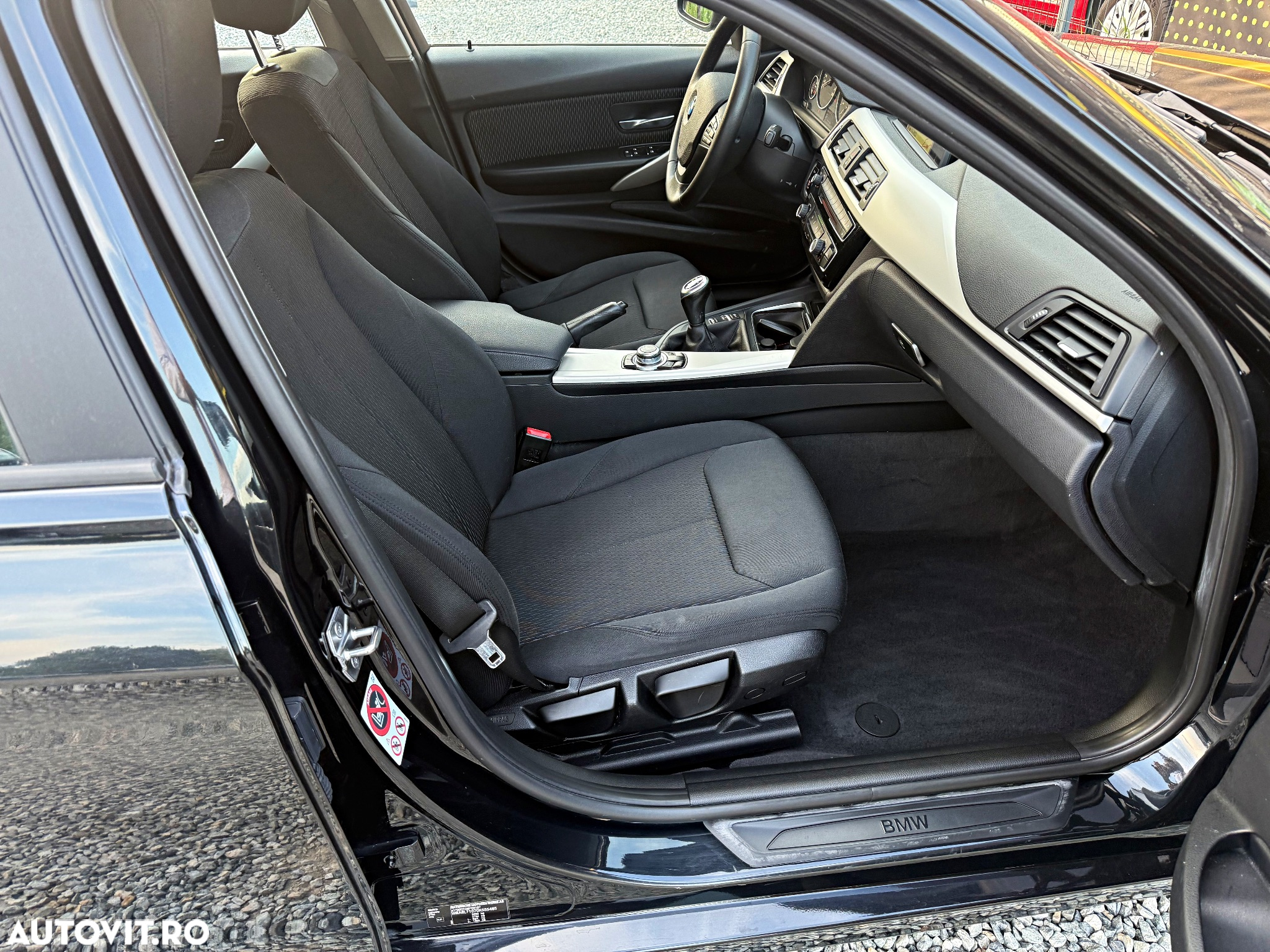 BMW Seria 3 318d Touring Blue Performance - 8