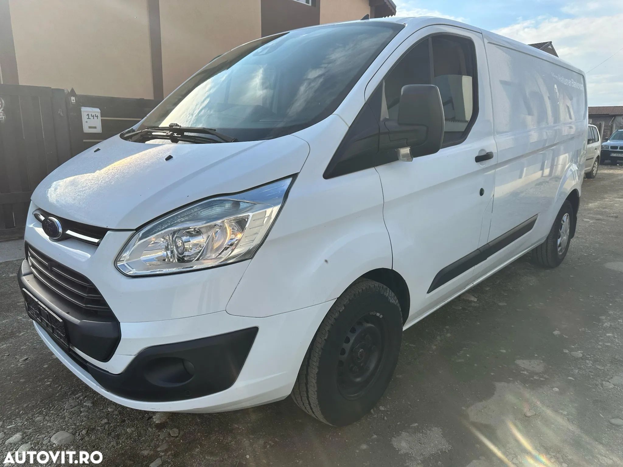 Ford CUSTOM L2H1 - 1