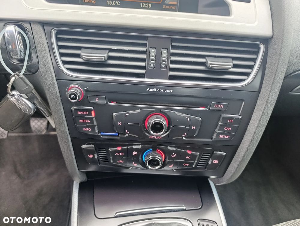 Audi A4 Avant 2.0 TDI DPF Ambiente - 22