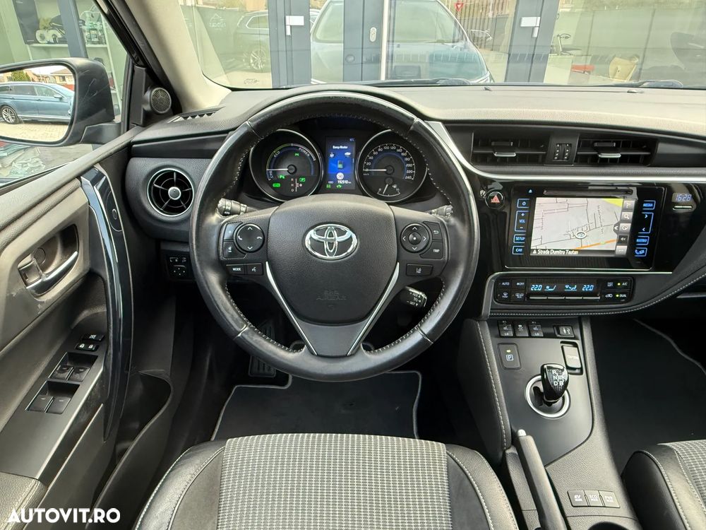 Toyota Auris 1.8 L VVT-i Hybrid Sol + - 12