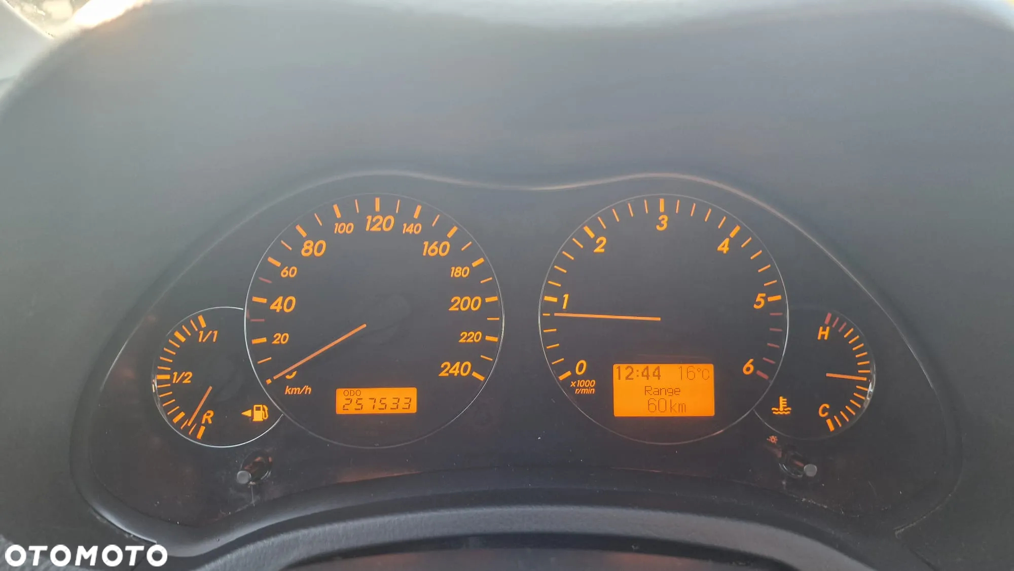 Toyota Avensis 2.0 D-4D Sol - 9