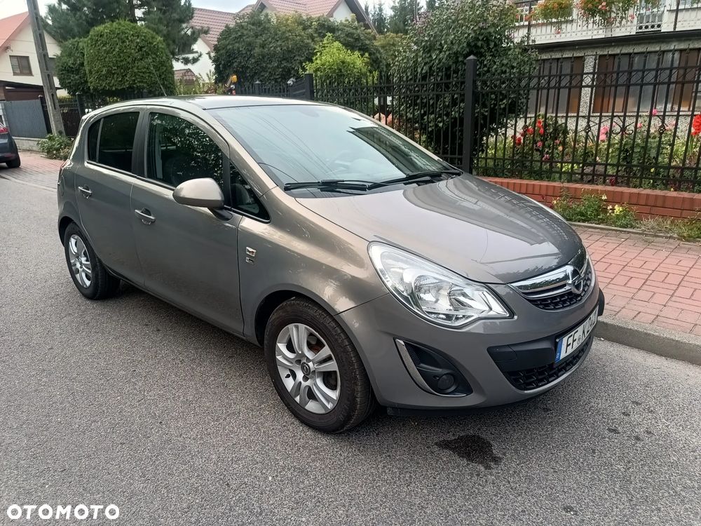 Opel Corsa 1.4 16V 150 Jahre - 4