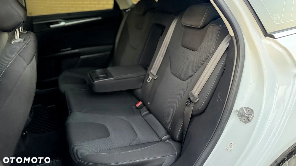 Ford Mondeo 2.0 TDCi Start-Stopp Titanium - 39