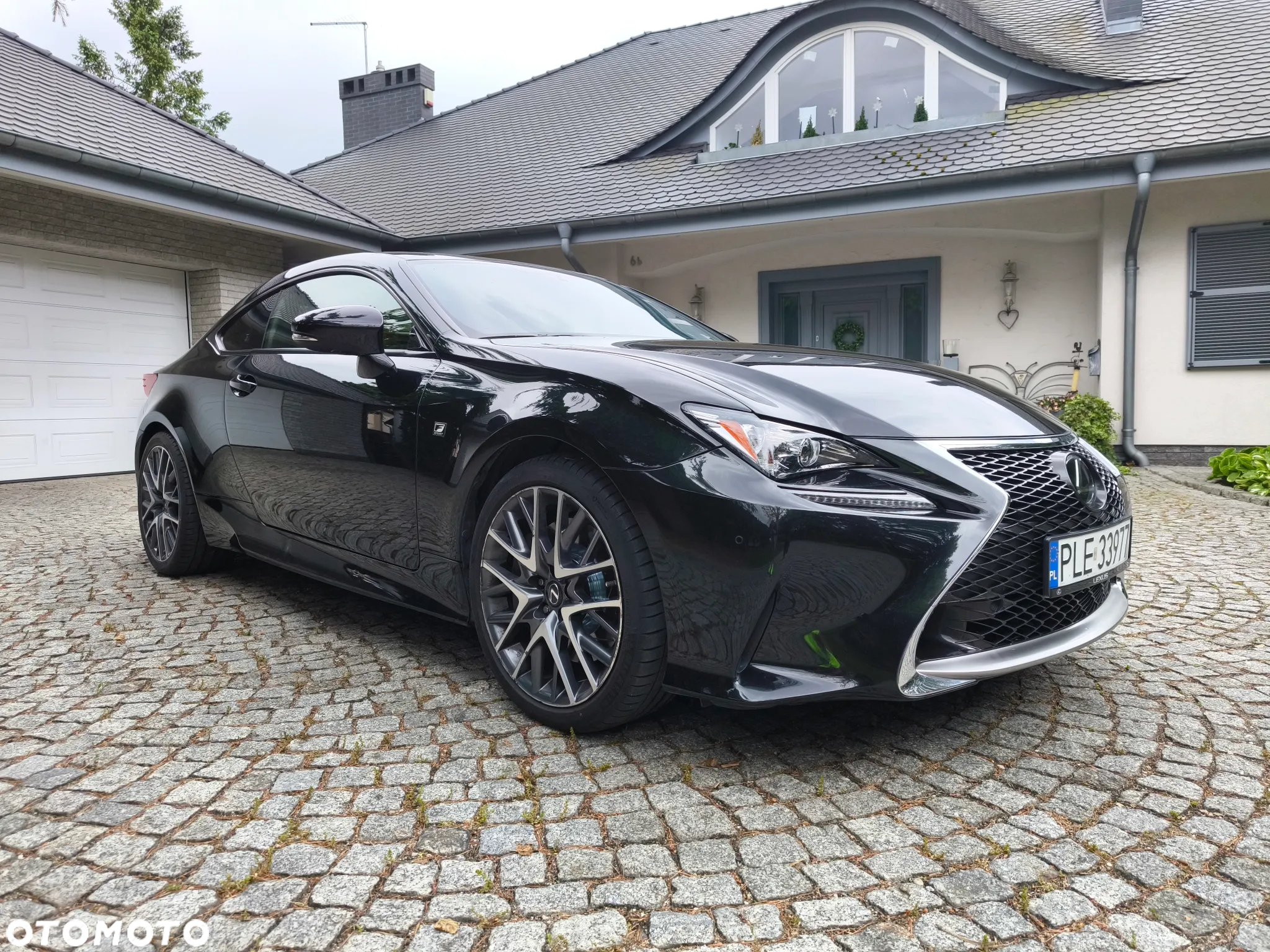 Lexus RC - 3