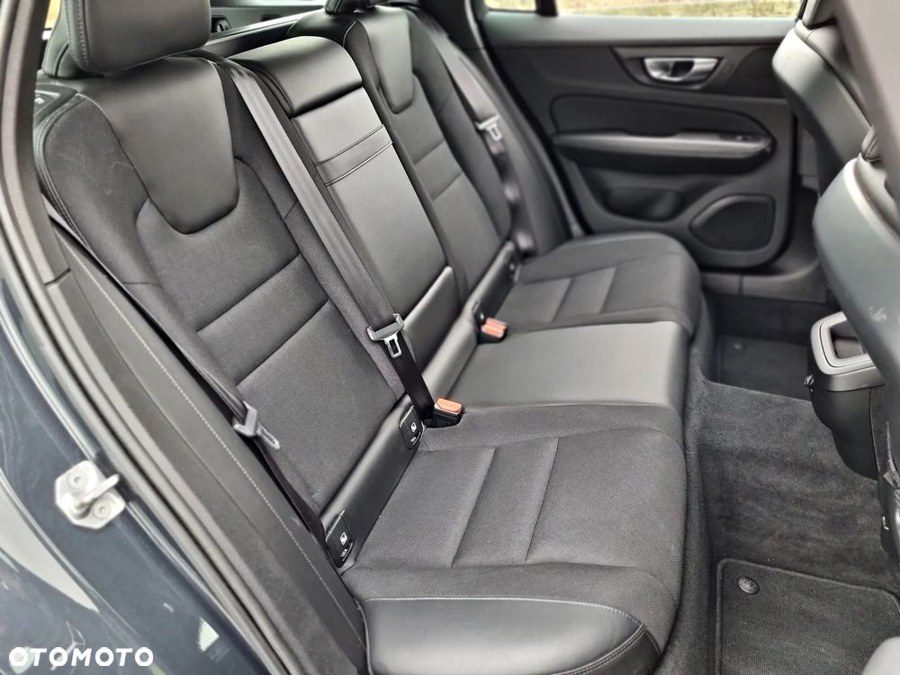 Volvo V60 T5 Geartronic Momentum - 22
