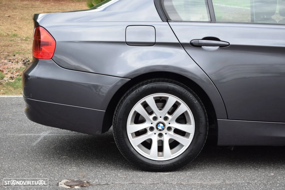 BMW 318 d Exclusive - 30