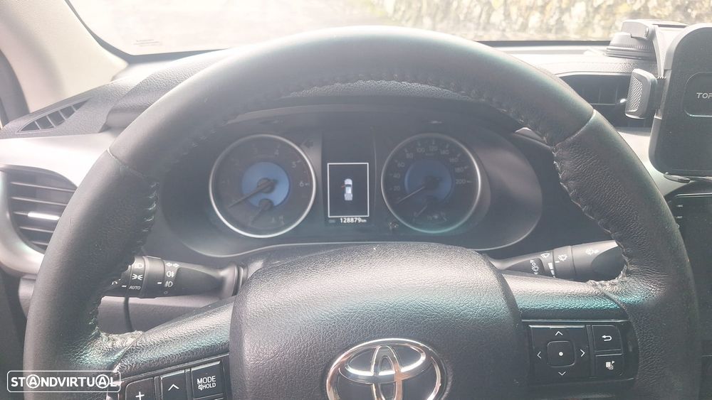 Toyota Hilux - 8