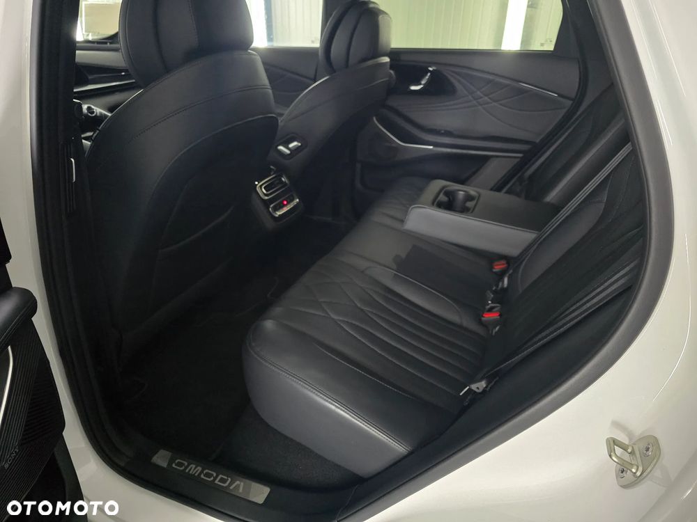 Omoda 9 1.5 Super Hybrid Exclusive AWD - 16