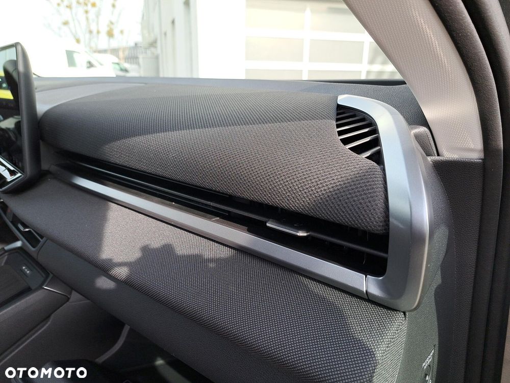 Volkswagen T-Roc 1.5 eTSI Life DSG - 34