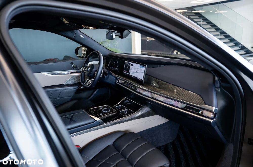 BMW Seria 7 740d xDrive sport - 26