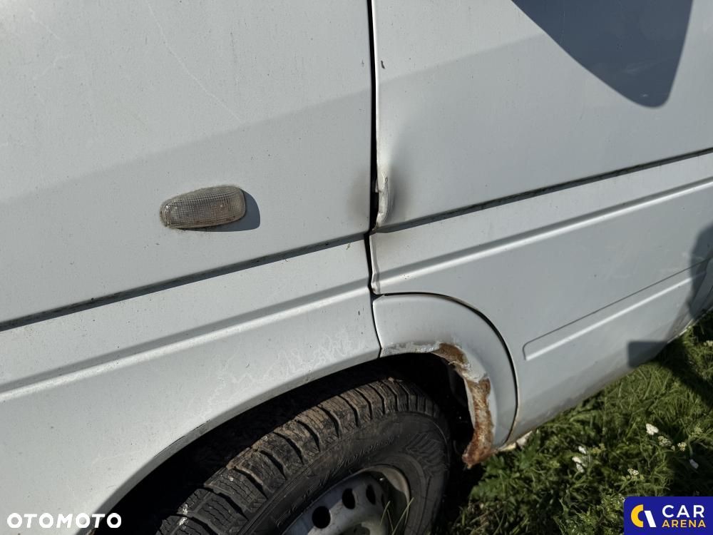 Mercedes-Benz 311 - 8