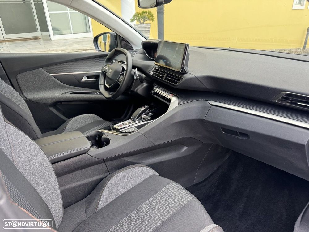 Peugeot 3008 1.2 PureTech Allure EAT8 - 26