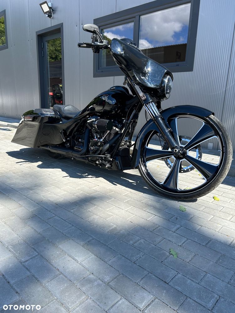 Harley-Davidson Touring Street Glide - 2