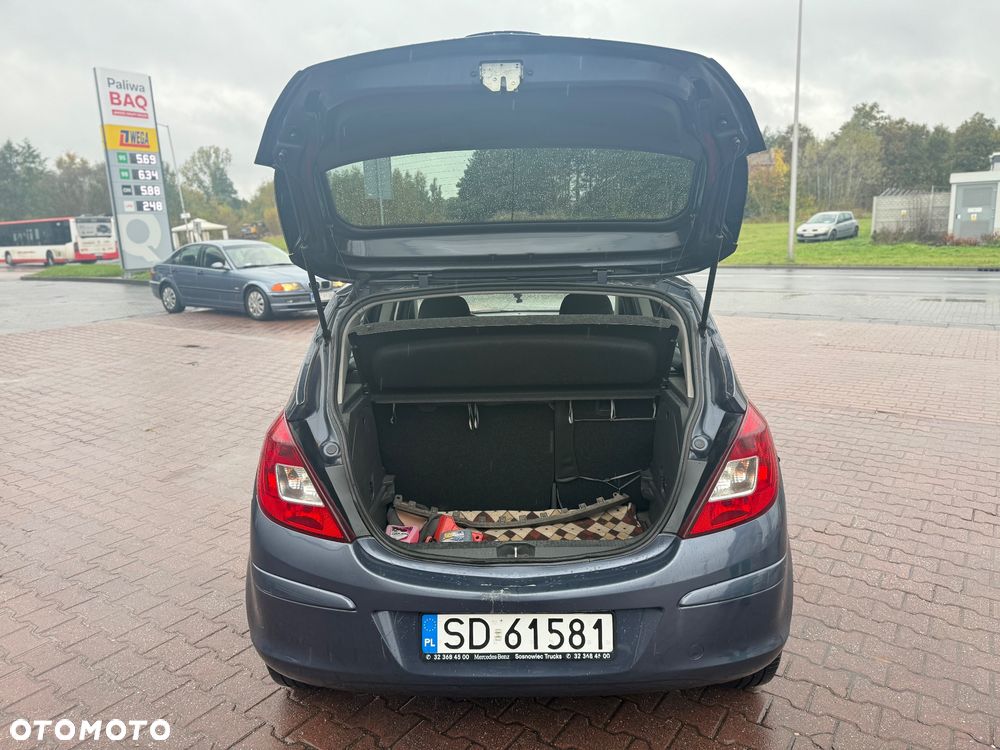 Opel Corsa 1.2 16V Cosmo - 19