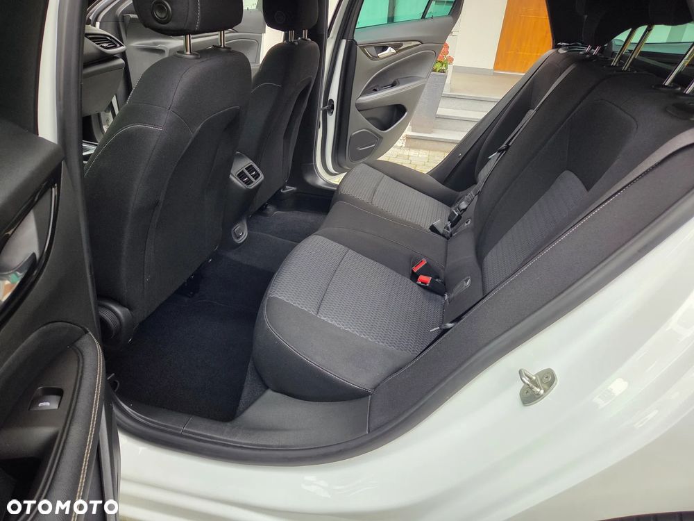 Opel Insignia - 22