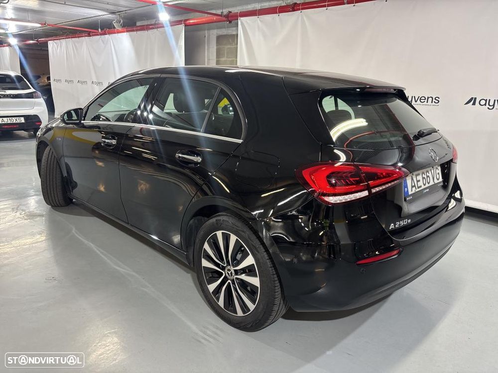 Mercedes-Benz A 250 e Style Plus - 2
