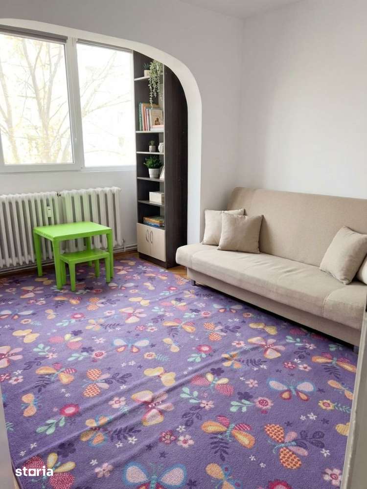 Apartament cu 4 camere, 90 mp, decomandat, etaj intermediar, Zona Damb — fotografia 3