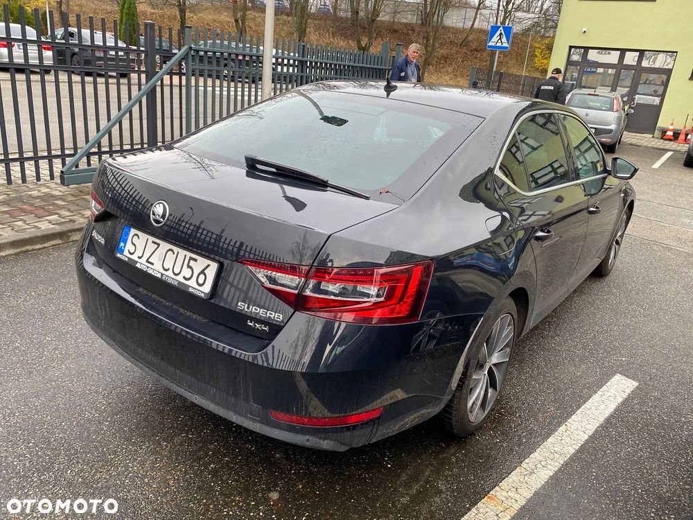 Skoda Superb 2.0 TDI 4x4 L&K DSG - 4