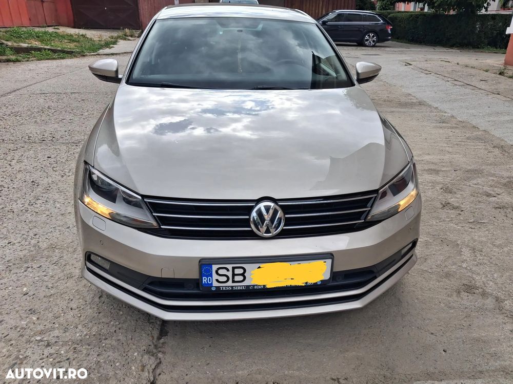 Volkswagen Jetta - 1