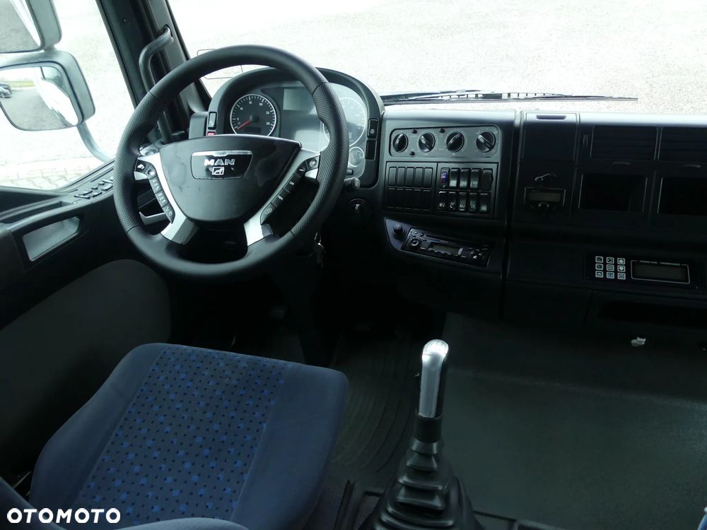 MAN TGA 26.400 6x2 / CHŁODNIA / EURO 4 / KABINA SYPIALNA / - 29