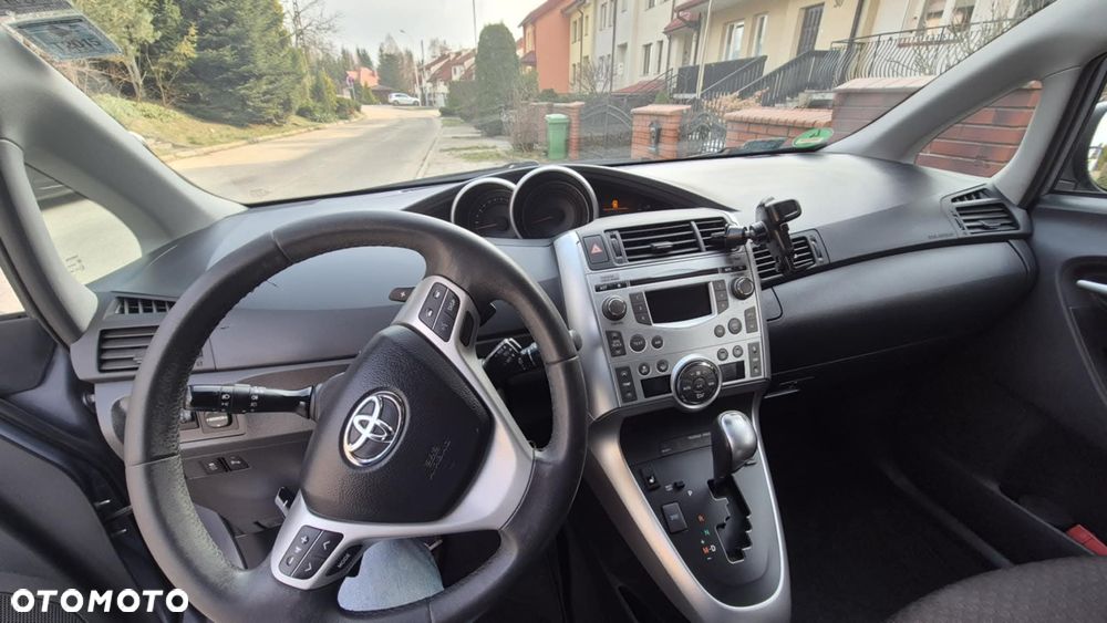 Toyota Verso 1.8 Multidrive Edition - 8