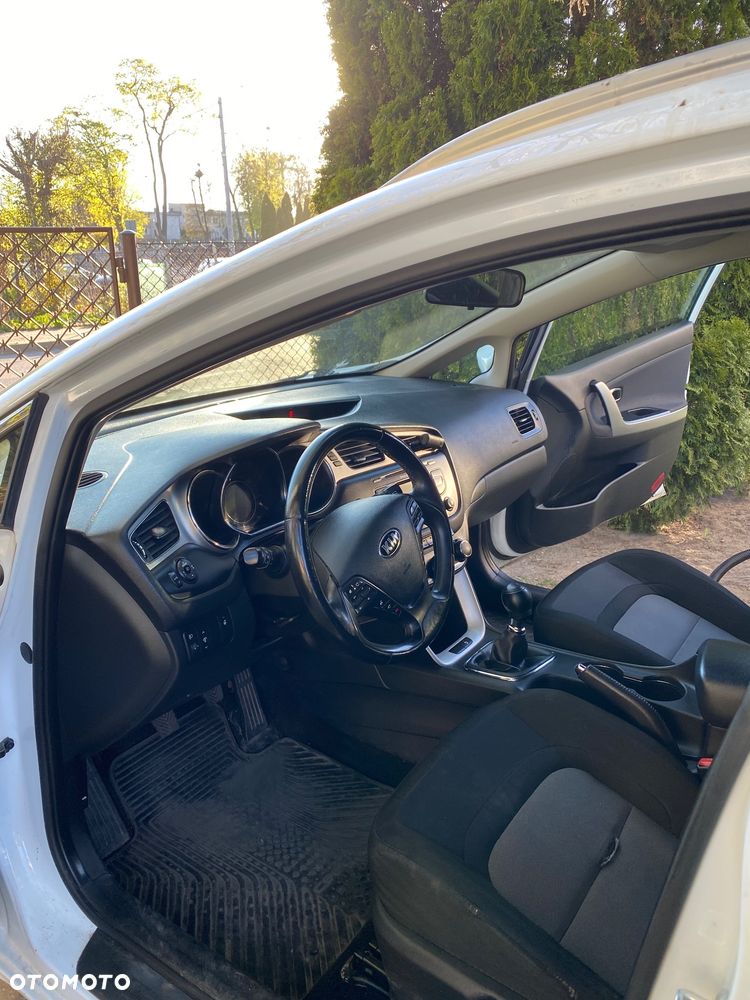Kia Ceed - 10