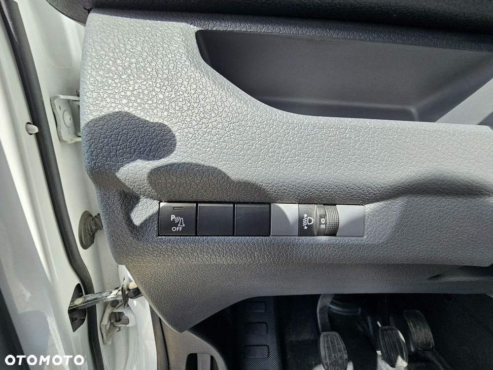Opel Vivaro - 31