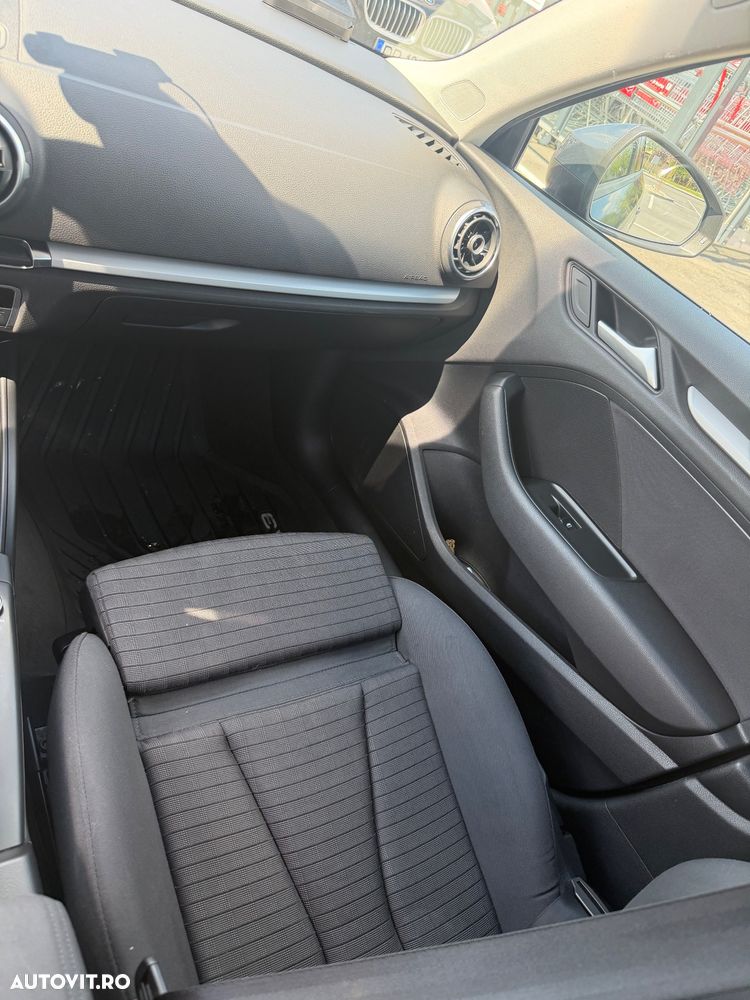 Audi A3 2.0 TDI clean Stronic Ambiente - 23