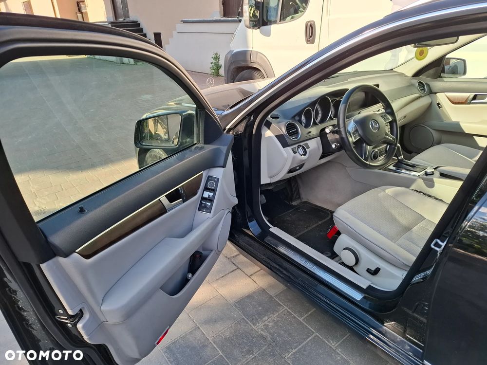Mercedes-Benz Klasa C 220 d 4-Matic 7G-TRONIC - 5