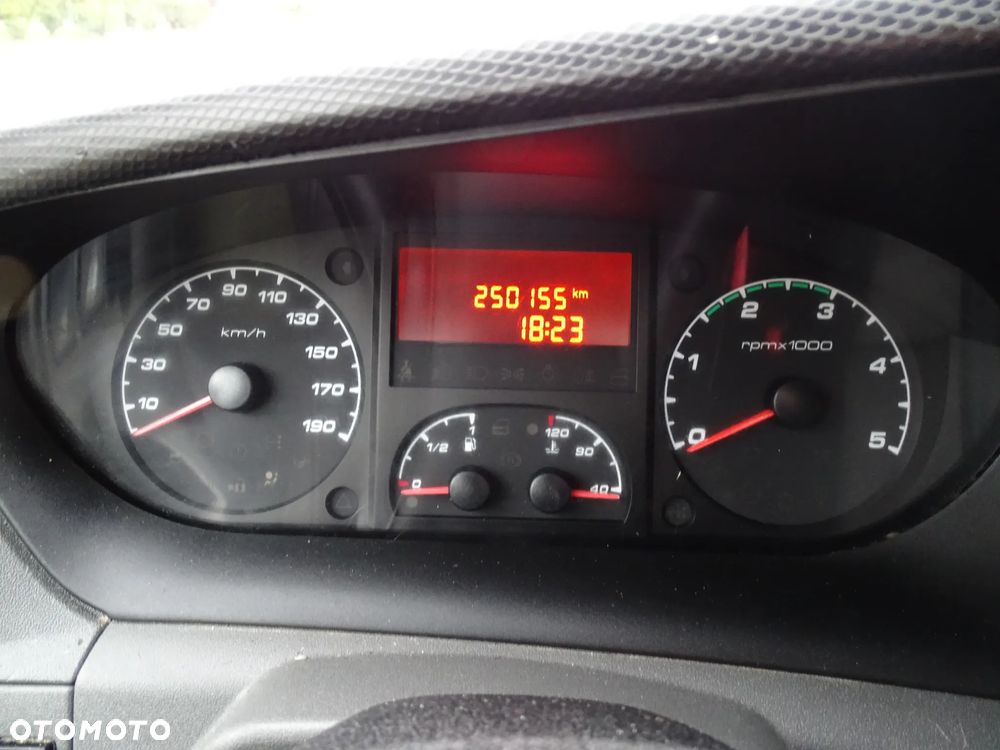 Iveco DAILY 35C13 - 2,3 HPI 130 KONI , L3 H2 , AUTO-KLIMATRONIK ,BLIZNIAKI ,PAKA DŁUGA 360 CM. - 9