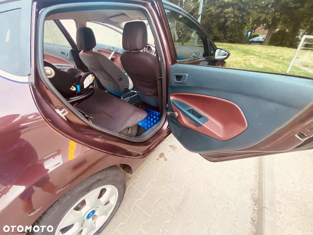 Ford Fiesta 1.6 TDCi DPF Ghia - 12