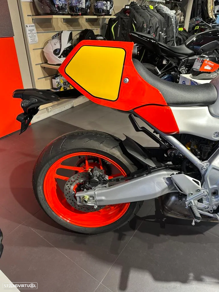 Yamaha XSR 900 GP - 4