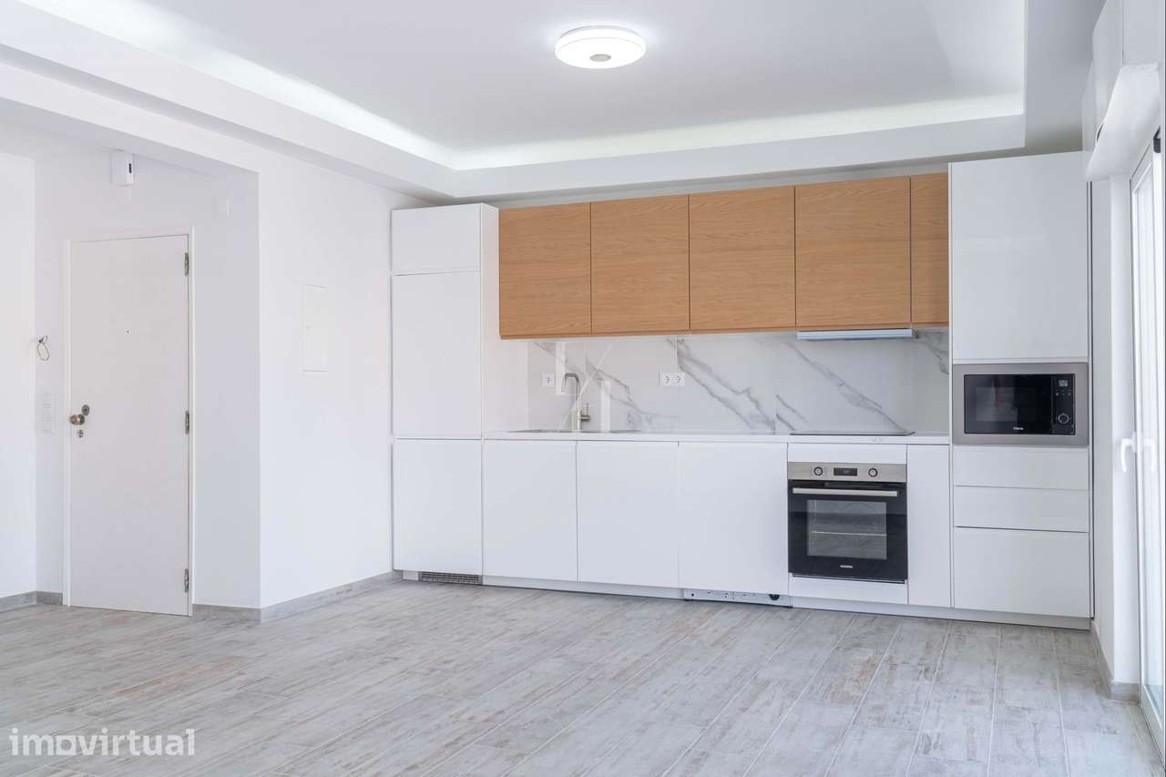 Apartamento T2 renovado para venda em Quarteira - Grande imagem: 4/21