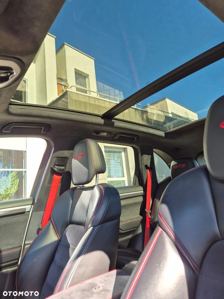 Porsche Cayenne GTS - 9