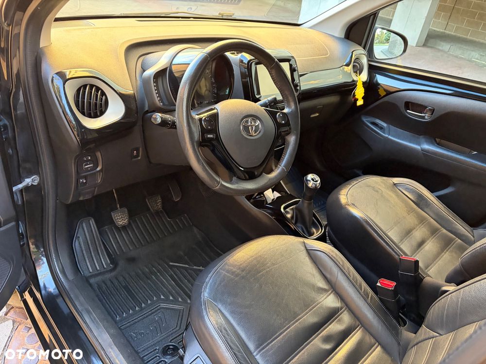 Toyota Aygo x-clusiv - 10