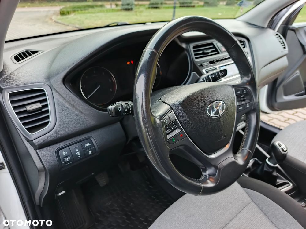 Hyundai i20 1.1 CRDi Style - 21