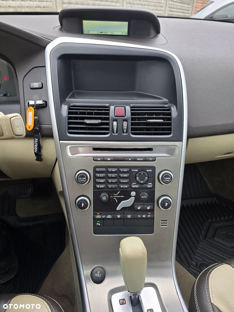 Volvo XC 60 2.4D Kinetic - 28