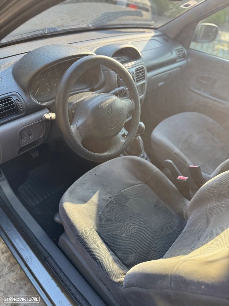 Renault Clio 1.2 - 17