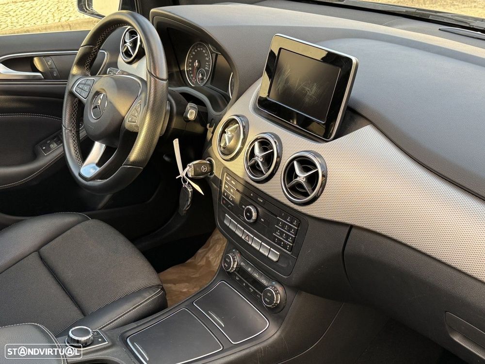 Mercedes-Benz B 180 d Style Plus Aut. - 27