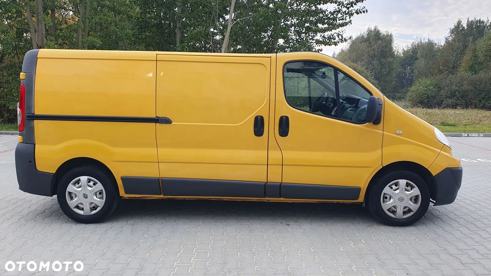 Renault TRAFIC - 2