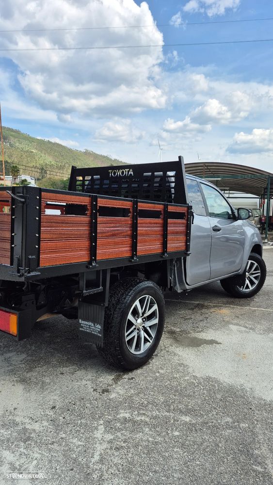 Toyota Hilux 4x4 Extra Cab Comfort - 6