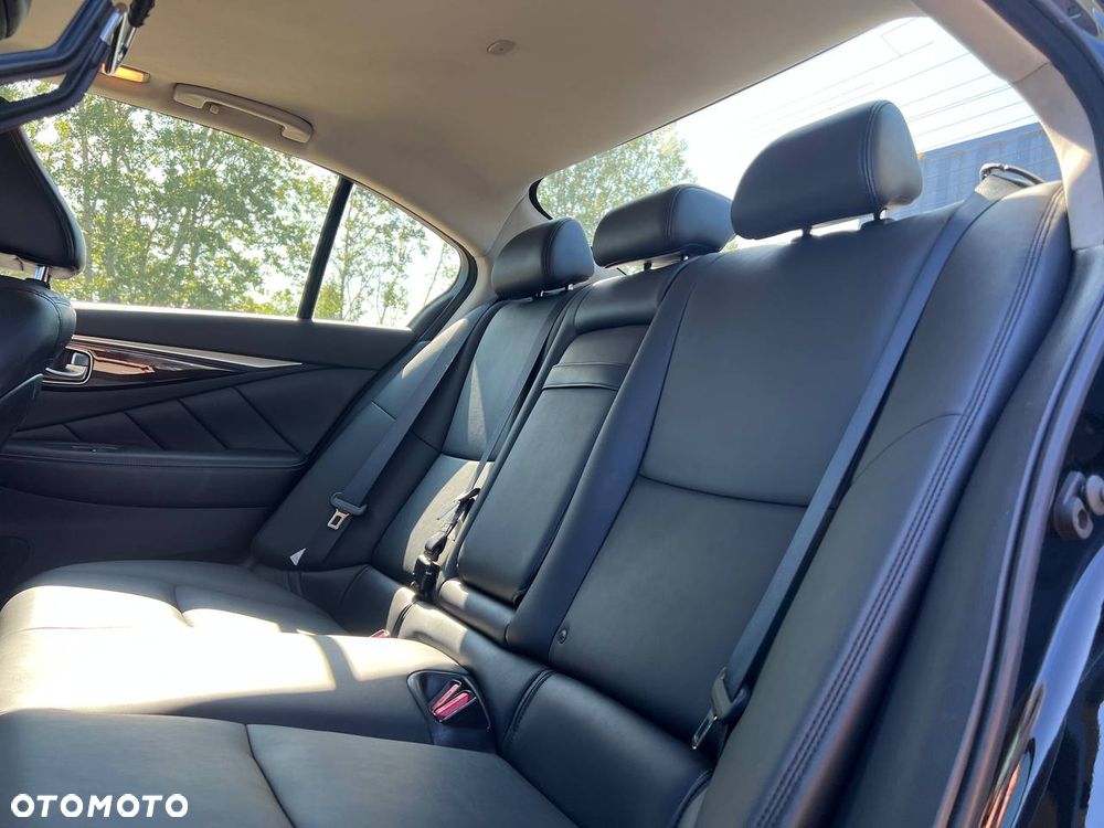 Infiniti Q50 - 16