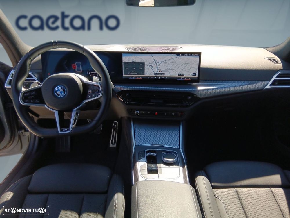 BMW 330 e Pack Desportivo M Auto - 12