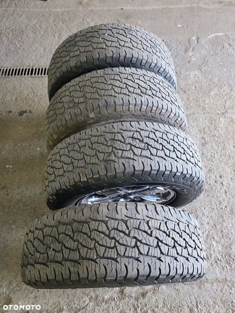 Jeep Grand Cherokee 5.7 4x4 Overland - 38